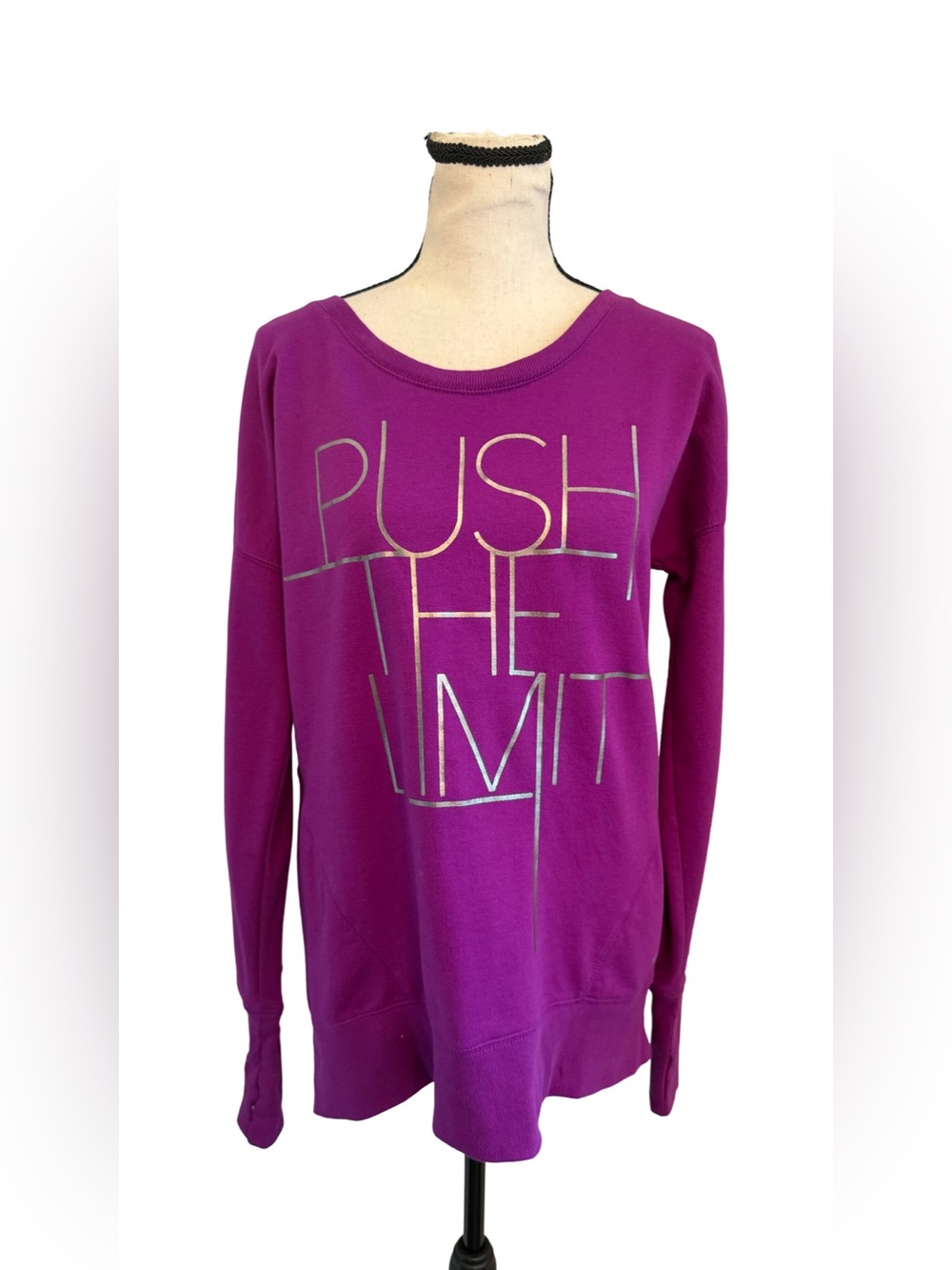 Xersion Purple Metallic Graphic Sweatshirt Relaxed Fit Women’s Small Thumbholes